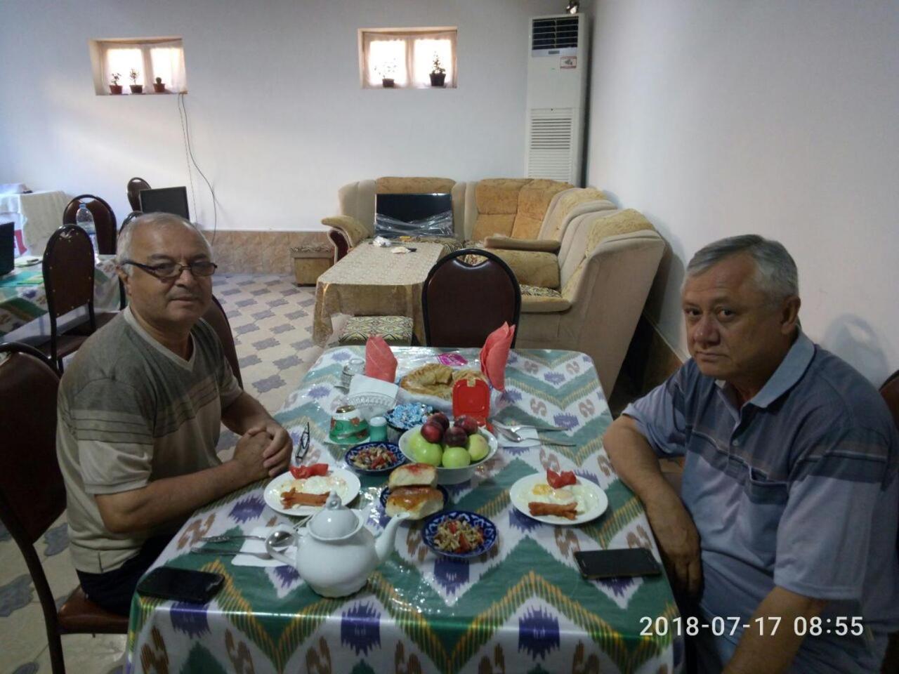 Al Hilol Guesthouse Bukhara Eksteriør bilde